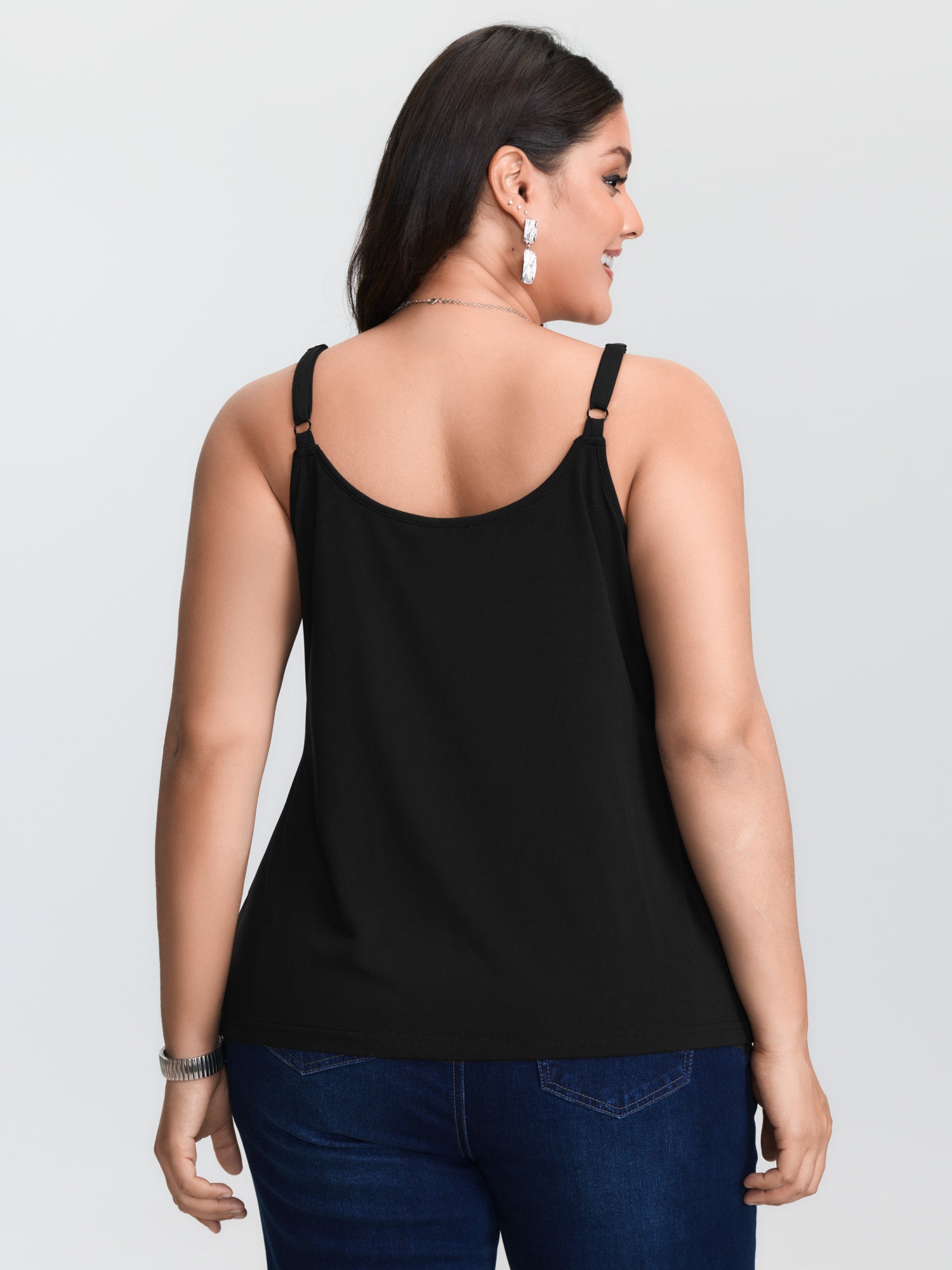 بلوزة داخلية سوداء محبوكة بمقا - مراجعة Lace Trim Cami وسعره